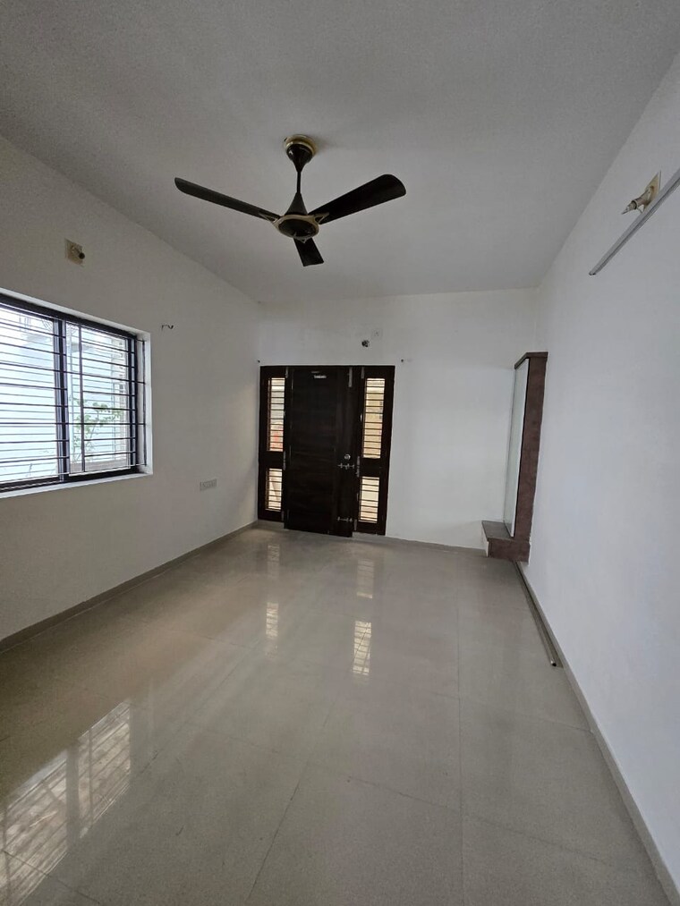 Room, sama savli road 4 Bedroom 1880 Sq.Ft. Independent House In Sama Savli Road Vadodara 9695868