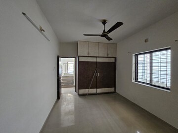 Room in 4 BHK Independent House at Sama Savli Road – for Sale