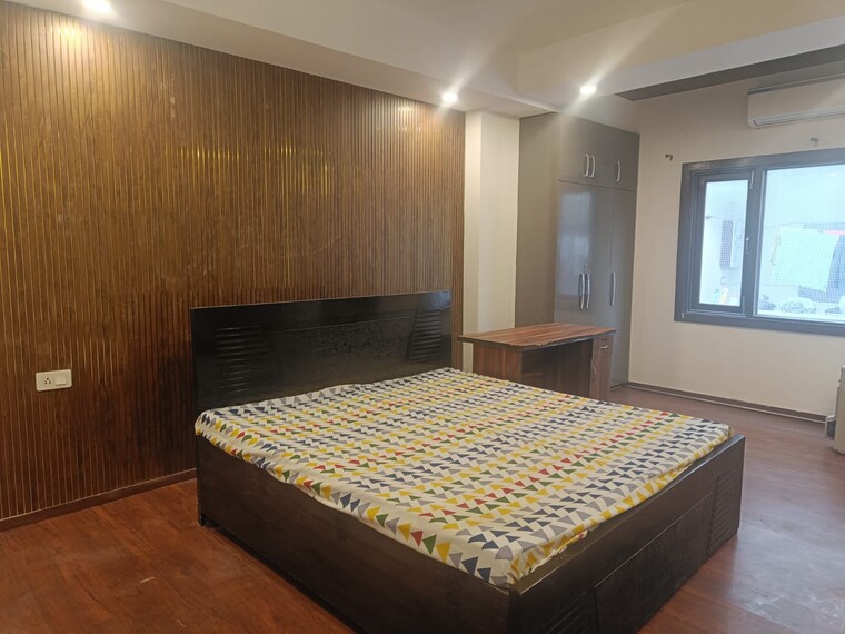 Bedroom, sector 52 3 Bedroom 1800 Sq.Ft. Builder Floor In Sector 52 Gurgaon 9695895