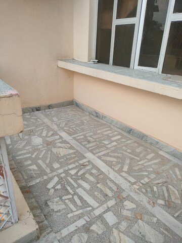 Balcony in 2 BHK Independent House at Sector 10a – for Rent