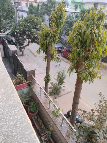 2 BHK Independent House – Garden View at Sector 10a - for Rent