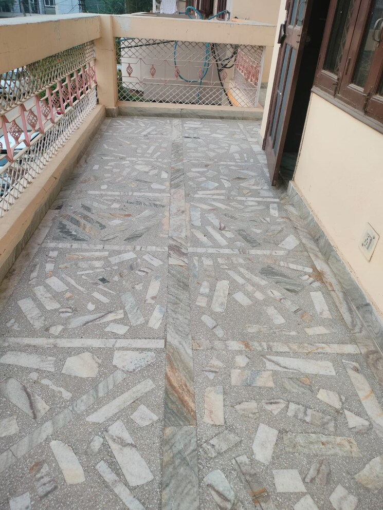 Balcony, sector 10a 2 Bedroom 1535 Sq.Ft. Independent House In Sector 10a Gurgaon 9695949