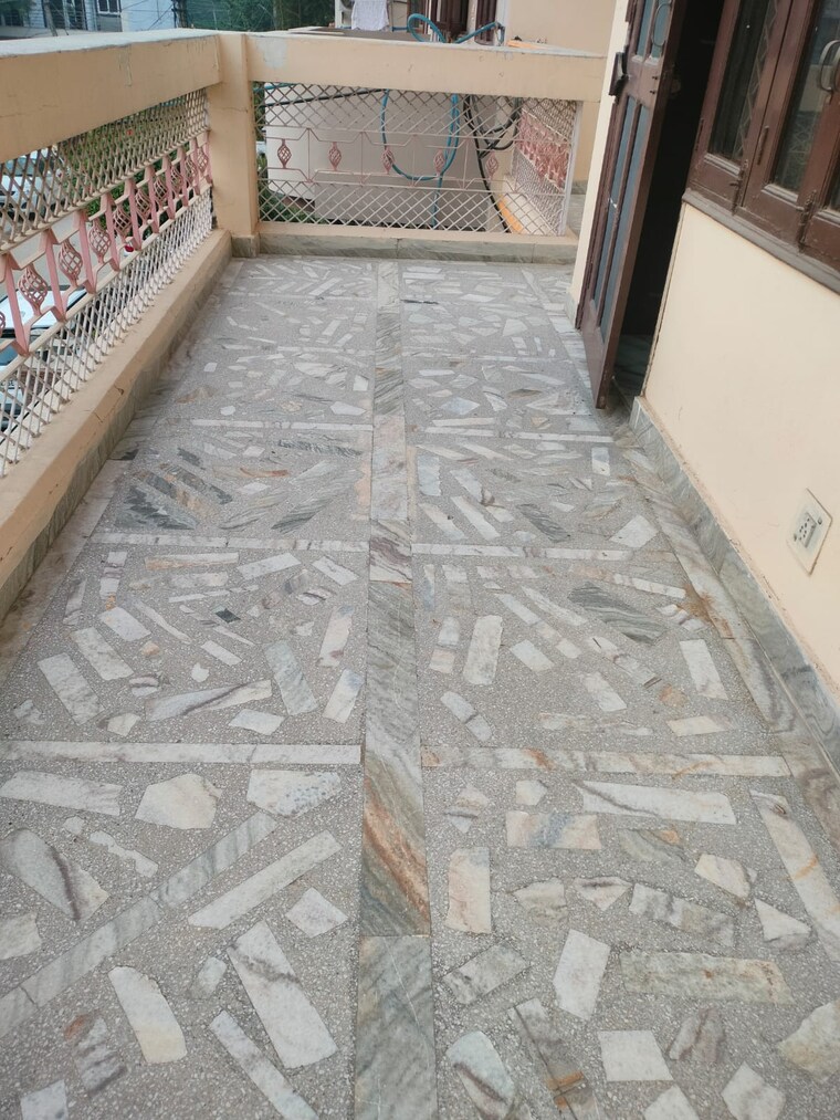 Balcony, sector 10a 2 Bedroom 1535 Sq.Ft. Independent House In Sector 10a Gurgaon 9695949