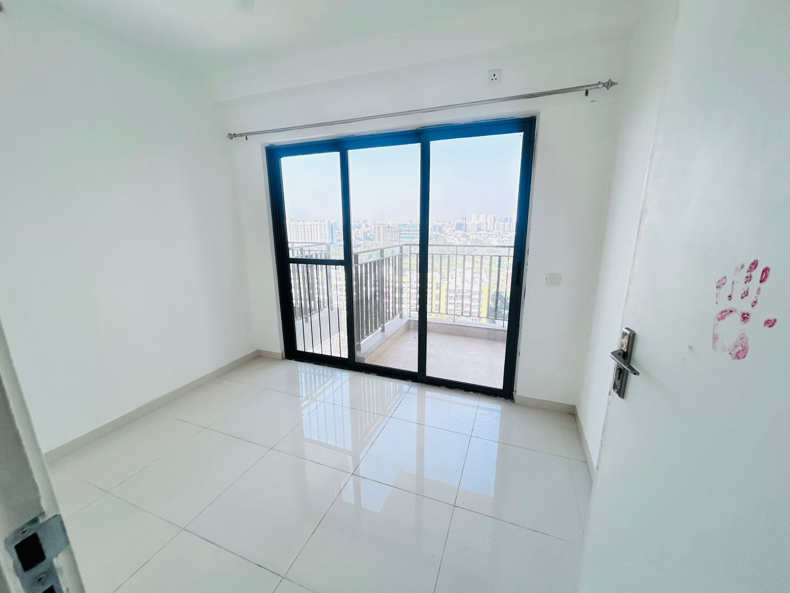 3.5 BHK + Extra Room Apartment For Rent in Amanora Gold Towers