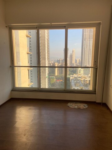 Room in 2 BHK Apartment at Sheth Montana, Mulund West – for Sale