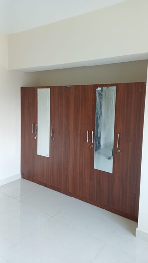 Room in 2 BHK Apartment at Naupada – for Rent