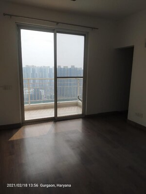 Room in 3.5 BHK Apartment at Alphacorp Gurgaon One 84, Sector 84 – for Rent