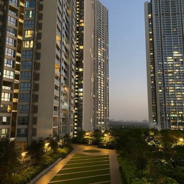 Exterior View, oberoi-realty-esquire 3 Bedroom 1496 Sq.Ft. Apartment In Gokuldham Colony Mumbai 9696038