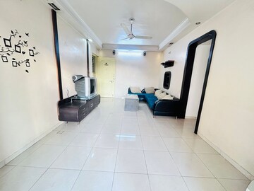 Team Area in 2 BHK Apartment at Magarpatta Daffodils Apartment, Hadapsar – for Rent