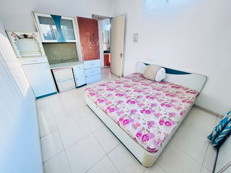 Bedroom, magarpatta-daffodils-apartment 2 Bedroom 1000 Sq.Ft. Apartment In Hadapsar Pune 9696047