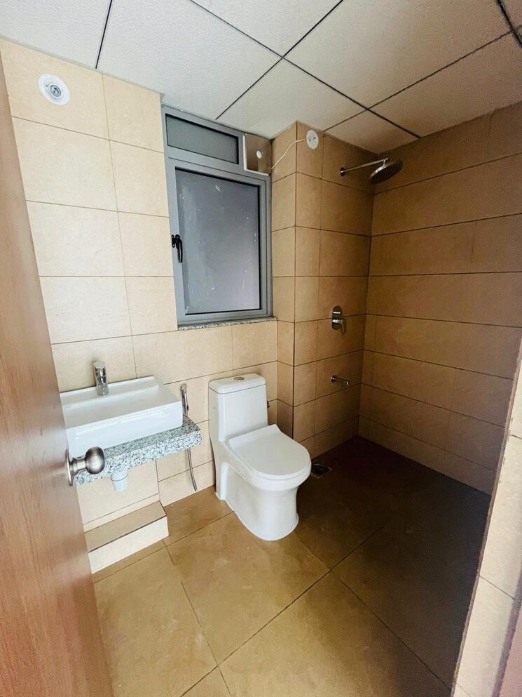 Bathroom, kalpataru-immensa 1 Bedroom 450 Sq.Ft. Apartment In Kolshet Road Thane 9696051