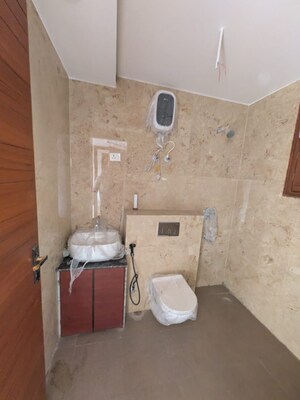 Bathroom in 3 BHK Apartment at Uppal Southend, Sector 49 – for Rent
