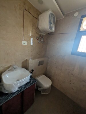Bathroom in 3 BHK Apartment at Uppal Southend, Sector 49 – for Rent