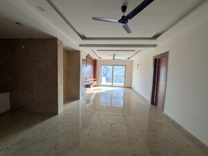 Building Lobby in 3 BHK Apartment at Uppal Southend, Sector 49 – for Rent