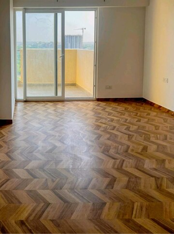 Room in 3 BHK Apartment at Tulip Yellow, Sector 69 – for Rent