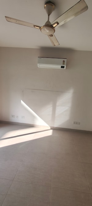 Bathroom in 3 BHK Apartment at Emaar Emerald Floors Premier, Sector 65 – for Rent