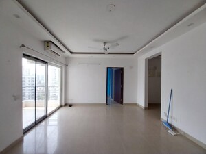Room in 4 BHK Apartment at Spaze Kalistaa, Sector 84 – for Sale