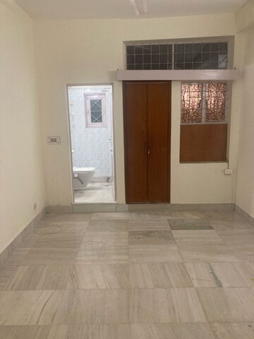 Room in 2 BHK Builder Floor at Chittaranjan Park – for Rent