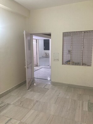 Room in 2 BHK Builder Floor at Chittaranjan Park – for Rent