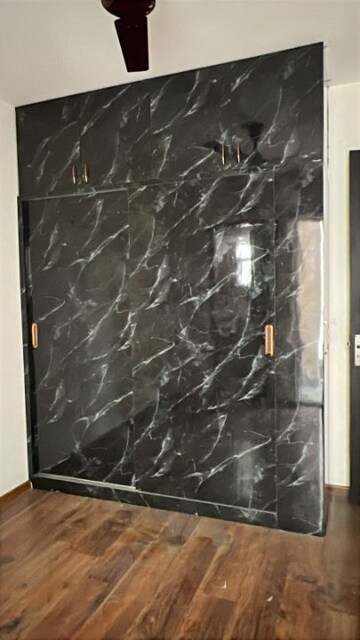 Room in 3 BHK Apartment at Signature Global Park 4 and 5, Sohna Sector 36 – for Rent