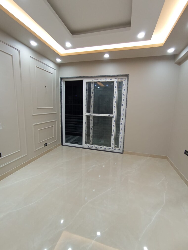 Room, sector 10a 3 Bedroom 2100 Sq.Ft. Independent House In Sector 10a Gurgaon 9696132