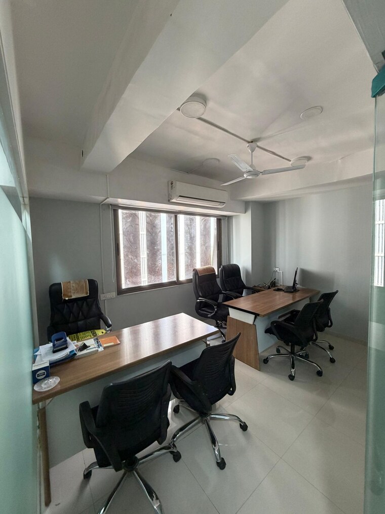 Team Area, gota Commercial Office Space 730 Sq.Ft. In Gota Ahmedabad 9696151