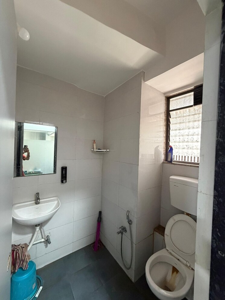 Bathroom, gota Commercial Office Space 730 Sq.Ft. In Gota Ahmedabad 9696151
