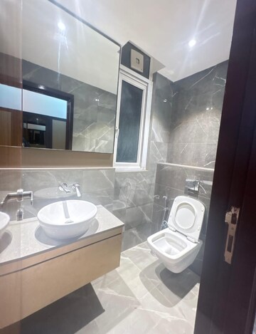 Bathroom in 3 BHK Apartment at Signature Global City 63A, Sector 63a – for Rent
