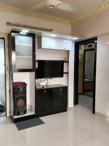 Room in 2 BHK Apartment at Runwal Symphony, Santacruz East – for Rent