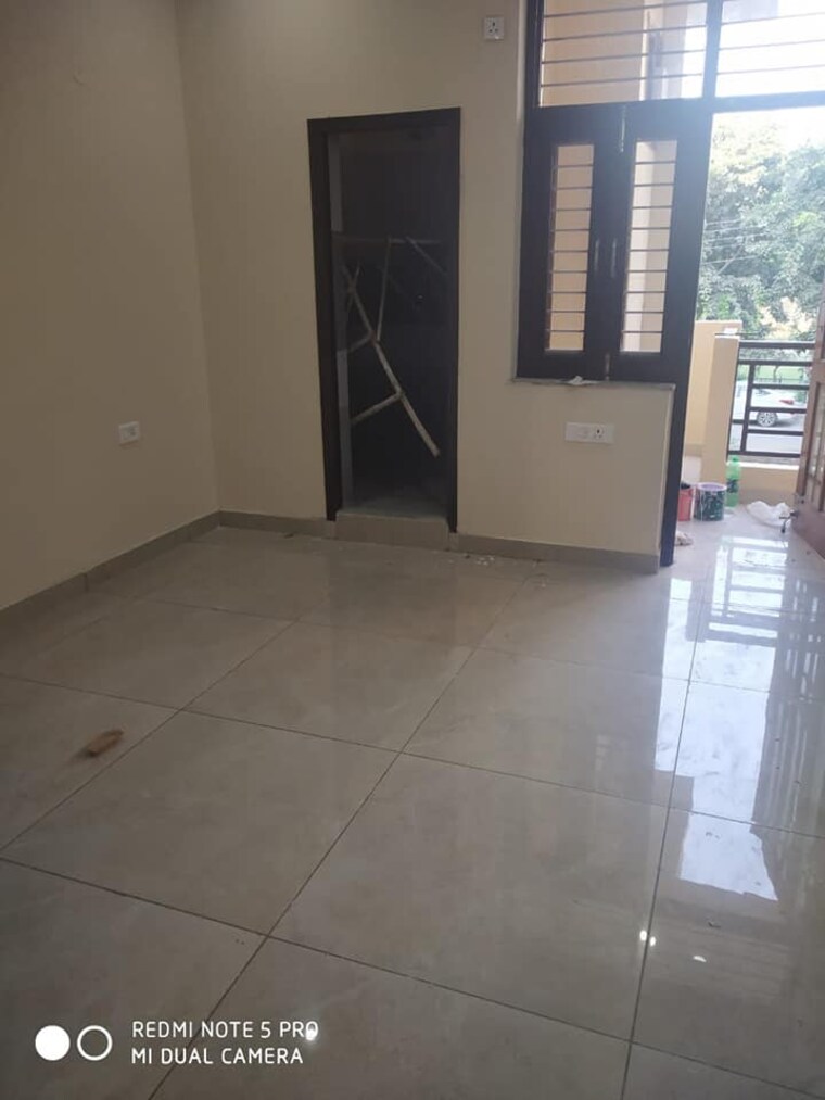 Room, sector 10a 3 Bedroom 1856 Sq.Ft. Independent House In Sector 10a Gurgaon 9696187