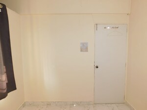 Room in 3 BHK Apartment at Pandurang Wadi – for Rent