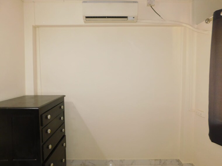 Room, pandurang wadi 3 Bedroom 650 Sq.Ft. Apartment In Pandurang Wadi Mumbai 9696309