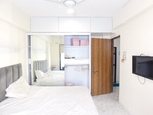 Room in 3 BHK Apartment at Pandurang Wadi – for Rent