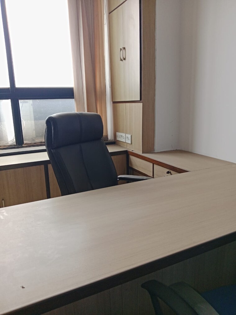 Bedroom, park street Commercial Office Space 1200 Sq.Ft. In Park Street Kolkata 9696365