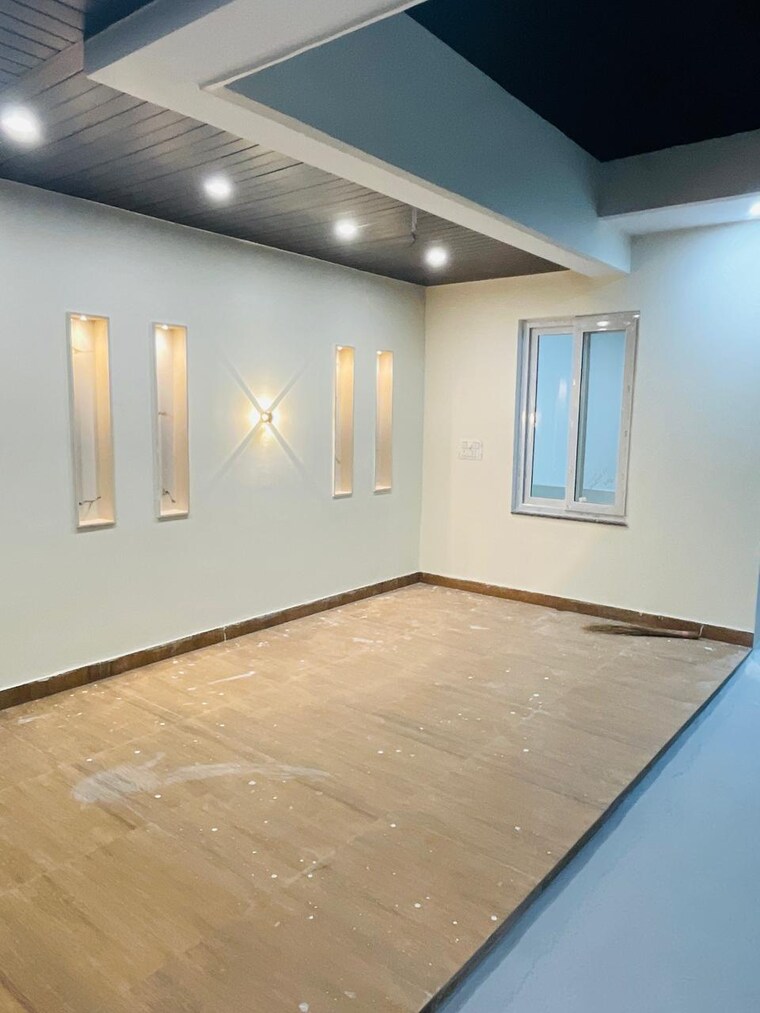 Room, sahastradhara road 3.5 Bedroom 2600 Sq.Ft. Villa In Sahastradhara Road Dehradun 9696571