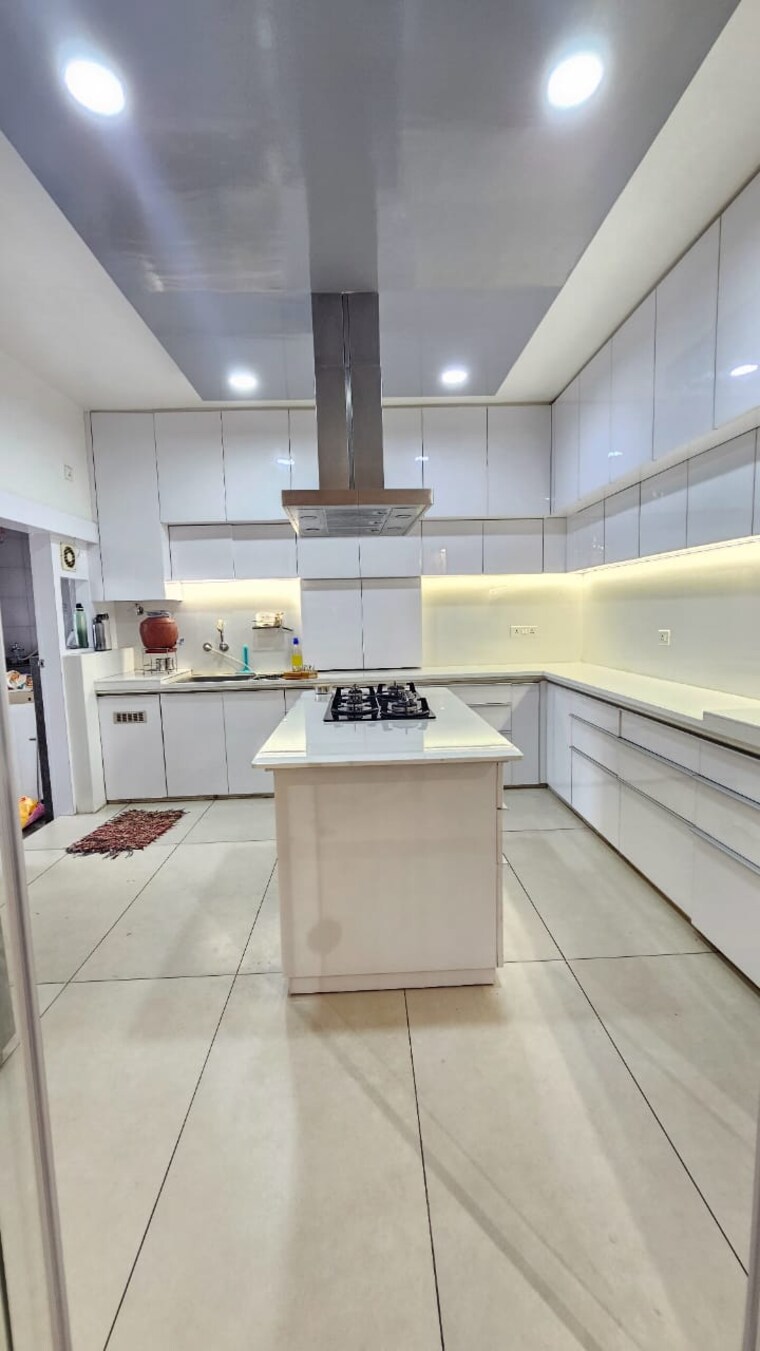 Kitchen, ramdevnagar 4 Bedroom 347 Sq.Yd. Apartment In Ramdevnagar Ahmedabad 9696659