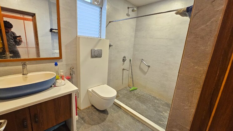 Bathroom, ramdevnagar 4 Bedroom 347 Sq.Yd. Apartment In Ramdevnagar Ahmedabad 9696659