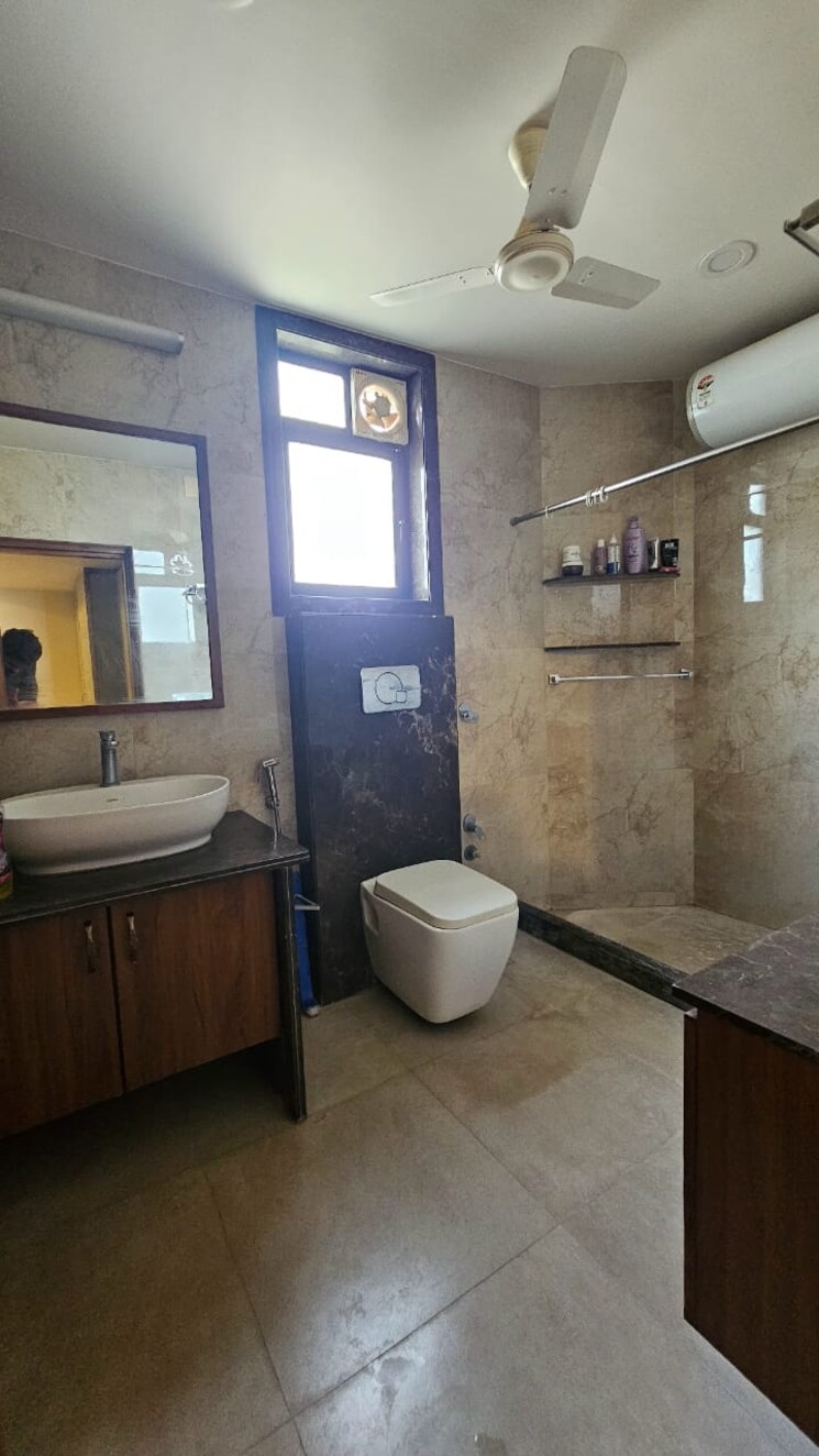 Bathroom, ramdevnagar 4 Bedroom 347 Sq.Yd. Apartment In Ramdevnagar Ahmedabad 9696659
