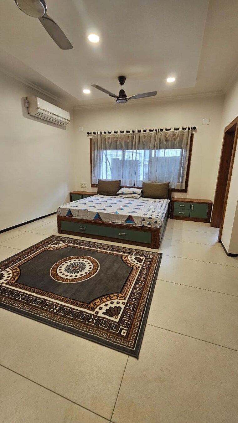 Master Bedroom, ramdevnagar 4 Bedroom 347 Sq.Yd. Apartment In Ramdevnagar Ahmedabad 9696659