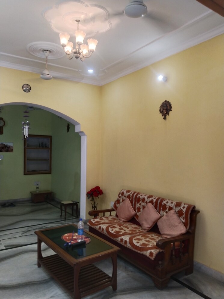 Living Room, gomti nagar 2 Bedroom 1000 Sq.Ft. Independent House In Gomti Nagar Lucknow 9696627