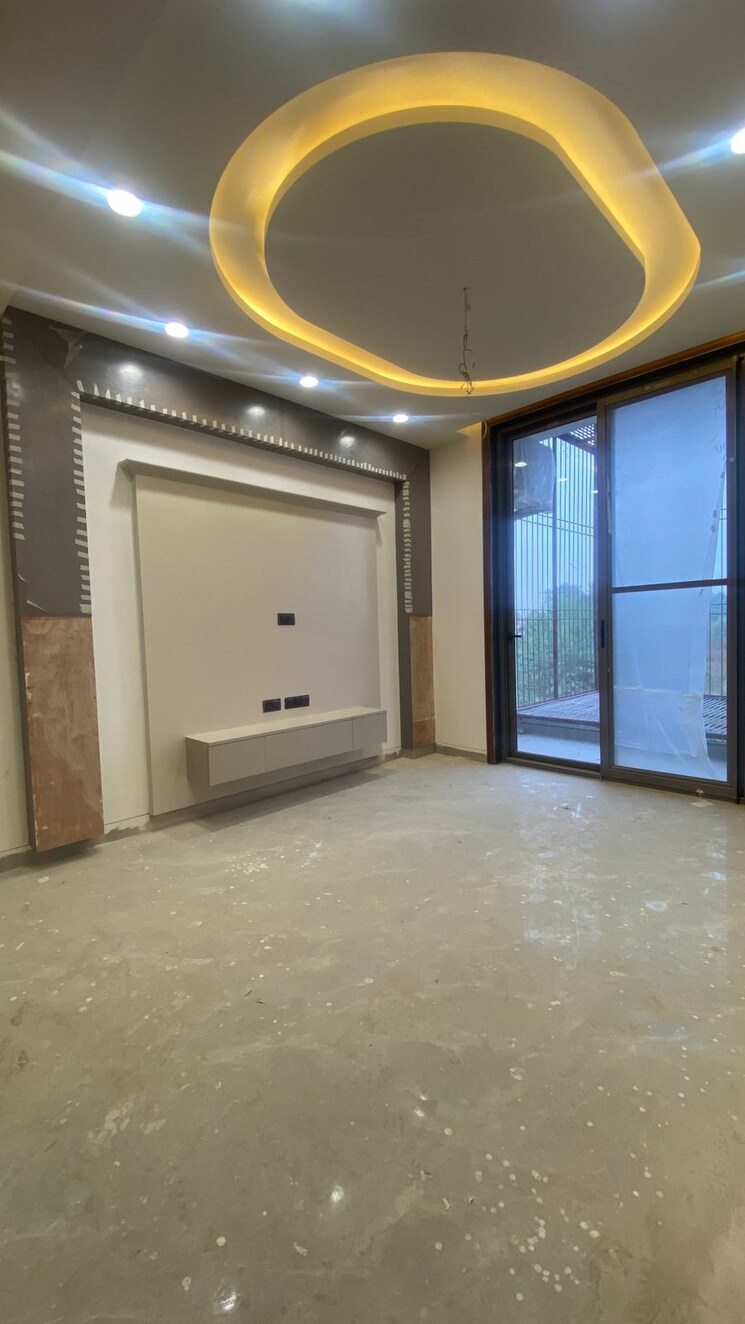 Room, shiv-sai-emerald-heights 4 Bedroom 2360 Sq.Ft. Builder Floor In Sector 88 Faridabad 9521633