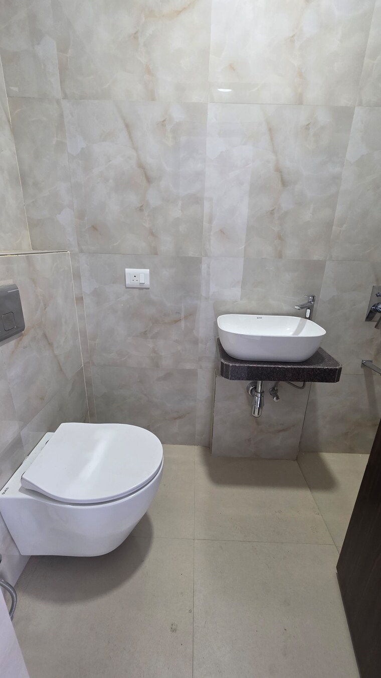 Bathroom, raymond-ten-x-habitat 1.5 Bedroom 515 Sq.Ft. Apartment In Pokhran Road No Two Thane 9696676