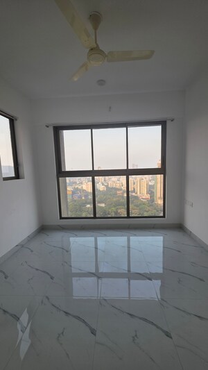 Room in 1.5 BHK Apartment at Raymond Ten X Habitat, Pokhran Road No Two – for Rent