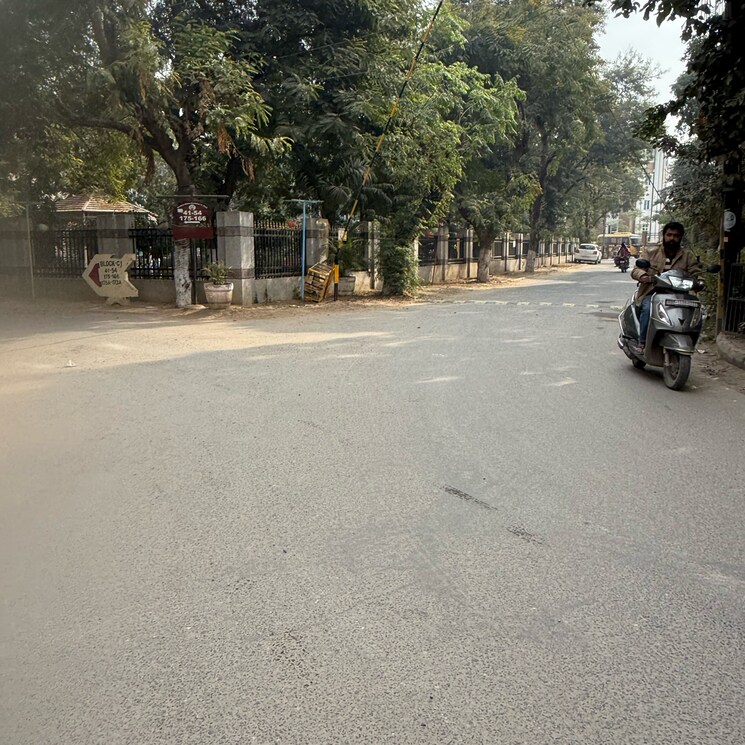  Parking, palam-vihar-residents-association  300 Sq.Yd. Plot In Palam Vihar Gurgaon 9696683