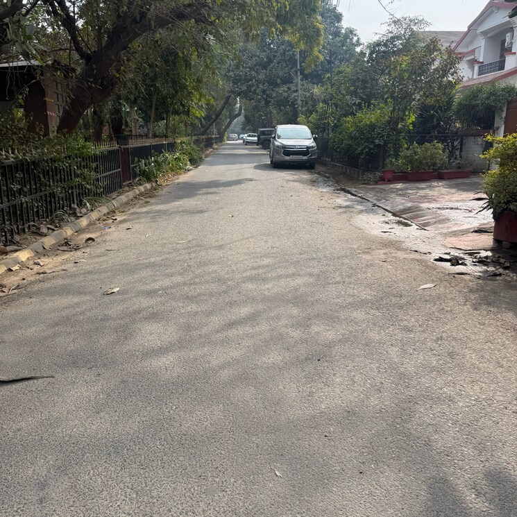  Parking, palam-vihar-residents-association  300 Sq.Yd. Plot In Palam Vihar Gurgaon 9696683