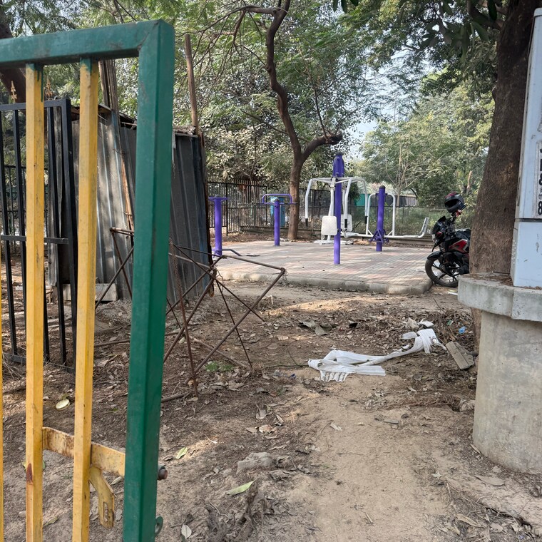 Balcony, palam-vihar-residents-association  300 Sq.Yd. Plot In Palam Vihar Gurgaon 9696683