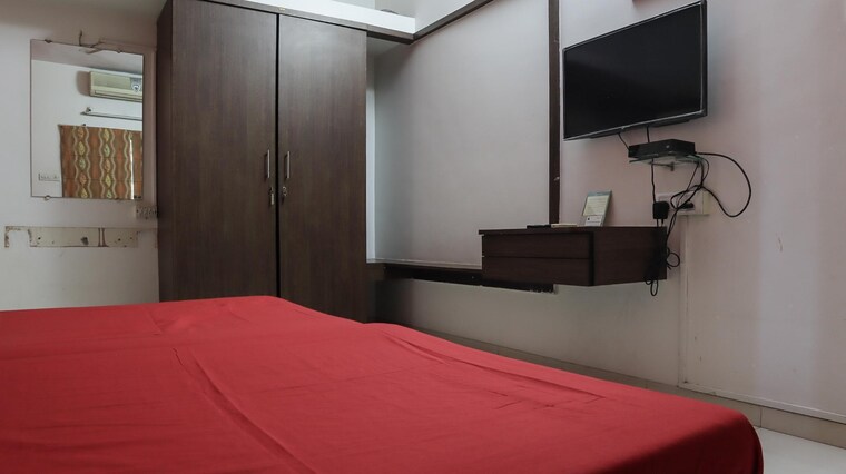 Bedroom, pushpak park Pg For Boys In Pushpak Park 9696675