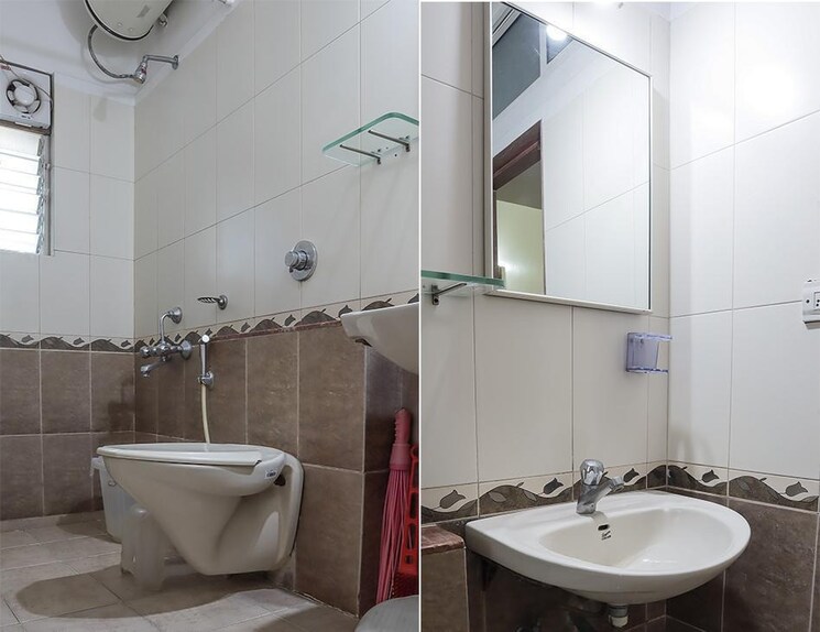 Bathroom, pushpak park Pg For Boys In Pushpak Park 9696675