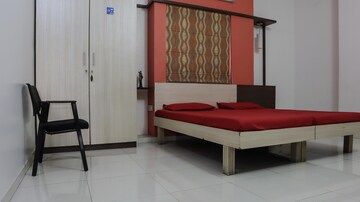 Bedroom in  Pg at Pushpak Park – for Rent