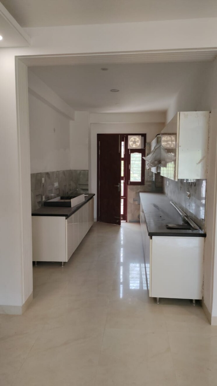 Kitchen, ardee-city 3 Bedroom 2850 Sq.Ft. Apartment In Sector 52 Gurgaon 9696689